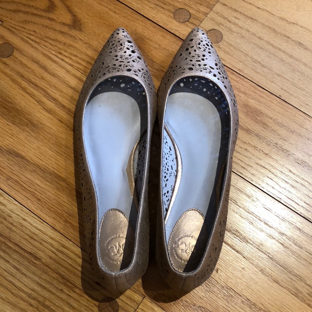 Johnston and Murphy Gold Flats